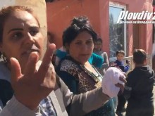 Гласове от "Шекер махала": Леглото тука слагам, чадъра и така ще лежим!