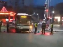 Какво става в този Пловдив? Вижте кадри от случилото се пред хотел "Лайпциг"