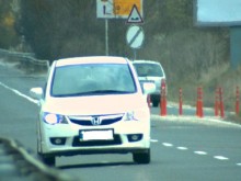 Шофьор на автобус премина по нощите през село със 102 км/ч, фишът ще му излезе златен