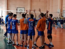 Виктория Волей стартира с победа и загуба в турнир в Дупница