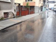 Пловдивчанин: Вижте как майстори си оставиха ръцете при ремонт на улица!