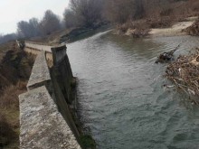 Водна опасност край Катуница, река Чая преля