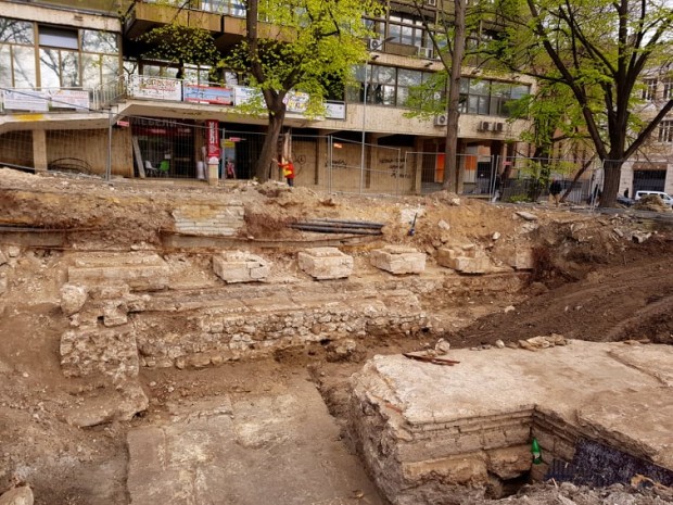 Varna24 bg Находки от три епохи откриха археолозите при ремонтните дейности по