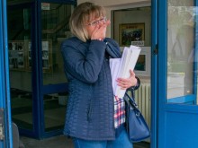 Супер изненада развълнува и остави без думи учителка в пловдивска гимназия!