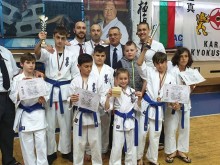 Отлично представяне на млади пловдивски каратеки в Бургас