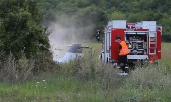 Извънредно: Трагедия край Пловдив! Самолет падна край стадиона в Оризари, загинаха двама!