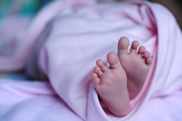 Уникален случай в Литва Бебе се роди с 4 промила