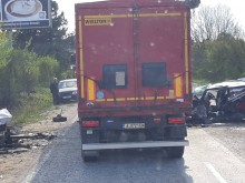 6 автомобила се помляха във верижна катастрофа, 4-ма пострадаха!