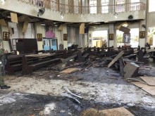 Експлозии в църкви окървавиха Великден