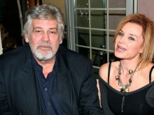 Стефан Данаилов и Аня Пенчева се целуват 5 минути уста в уста