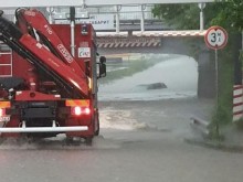 Потопи и наводнения заляха част от страната