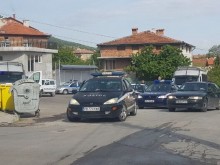 Полицейската обсада на Куклен продължава! Задържаните вече са 7