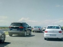 Очаквано: Магистралата се затапи, колоните едва пъплят