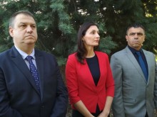 Полицията остава в Куклен! Задържана е майката на основните обвиняеми