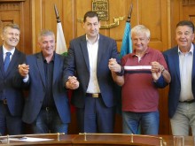 Кметът с важен призив към работодателите за финала между Ботев и Локо