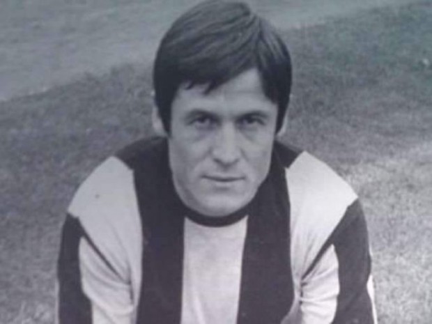 Динко Цветков Дерменджиев – Чико е бивш български футболист  нападател Роден е на 2 юни 1941 г