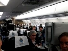 Ексклузивни кадри от самолета на папа Франциск