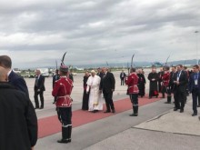 Папа Франциск вече е на българска земя