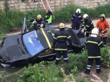 Шофьорът на мерцедеса, който помля 4 деца и падна в река, е с много нарушения на пътя