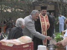 Кметът на Тракия раздаде курбан за здраве на жители от района