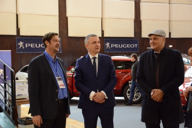 Изложението Автомобилен салон Варна - Palace Auto, бе открито днес