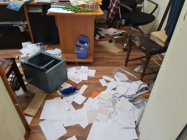Фейсбук Офисът на ДСБ във Варна, който е и предизборен