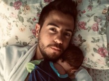 Известна тв водеща показа за първи път бебето си