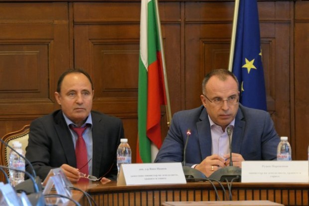 Румен Порожанов подаде оставка, Борисов я прие