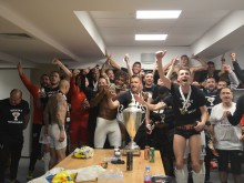 Уникални кадри от съблекалнята на Локо, вижте радостта в черно и бяло