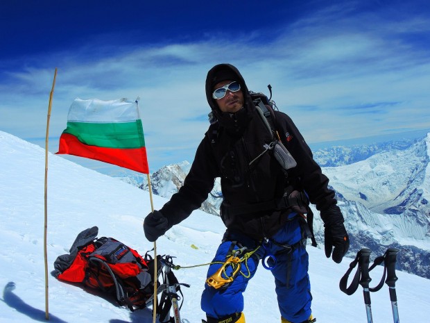Фейсбук
Алпинистът Иван Томов е загинал в Хималаите от мозъчен оток. По