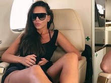 Загадъчен мъж подари на Алисия скъпарско "Порше"