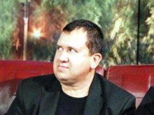 Колоритният реквизитор в "Шоуто на Слави" вече е спокоен за бъдещето си
