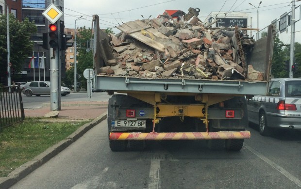Камион с необезопасен товар из пловдивските улици