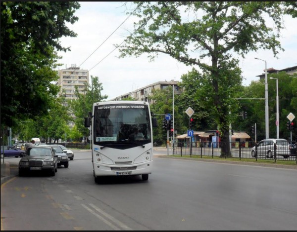 Авария променя маршрута на пет автобуса