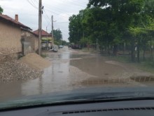 Жители на Крумово газят в кал: И ние искаме да живеем нормално