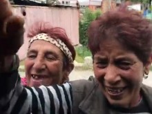 Борисов с нови култови кадри! Чу "Батальонът", докато кара джипа!