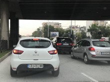 Пътуването в Пловдив е ад, има брутални тапи! Автобуси дори не тръгнаха заради тежката обстановка
