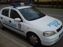 Мъртво пиян тийнейджър подкара автомобил и блъсна паркирани коли