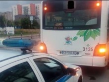 Жена е с опасност за живота след инцидент с автобус