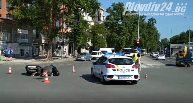Инцидент с моторист на централно кръстовище в Пловдив!