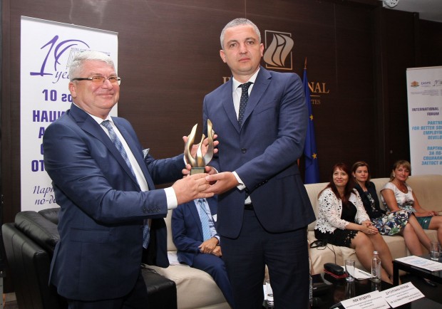 Община Варна получи награда за активни социално отговорни политики и