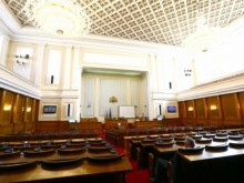 Обрат: Парламентът отложи намаляването на партийната субсидия