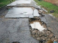 Порой отнесе улиците в карловско село и остави всичко под вода