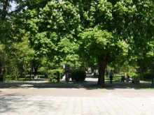 Мъж ужаси хората в Дондуковата градина на Пловдив
