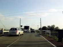 Игра със смъртта на жп прелез край Пловдив!