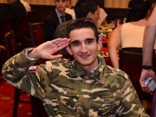 Пръкна се Динко 2, щял да убива бежанци наред