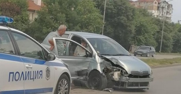 Виждам те КАТ Варна
64 годишна жена е пострадала в катастрофа на Крайезерния