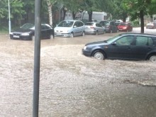 Поредна порция дъжд наводни част от Пловдив