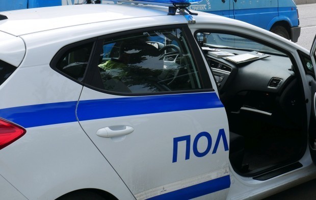 Ужасно нелепо! Баба зад волана отвори шофьорската врата и бе затисната до смърт