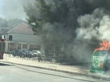 Пожар зад голям магазин в Пловдив!